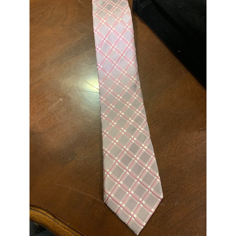 Geoffrey Beene Tie Silver and Pink Good Condition Abstract